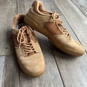 Nike Mens ISHOD Wair Wheat Skate Shoe 10.5